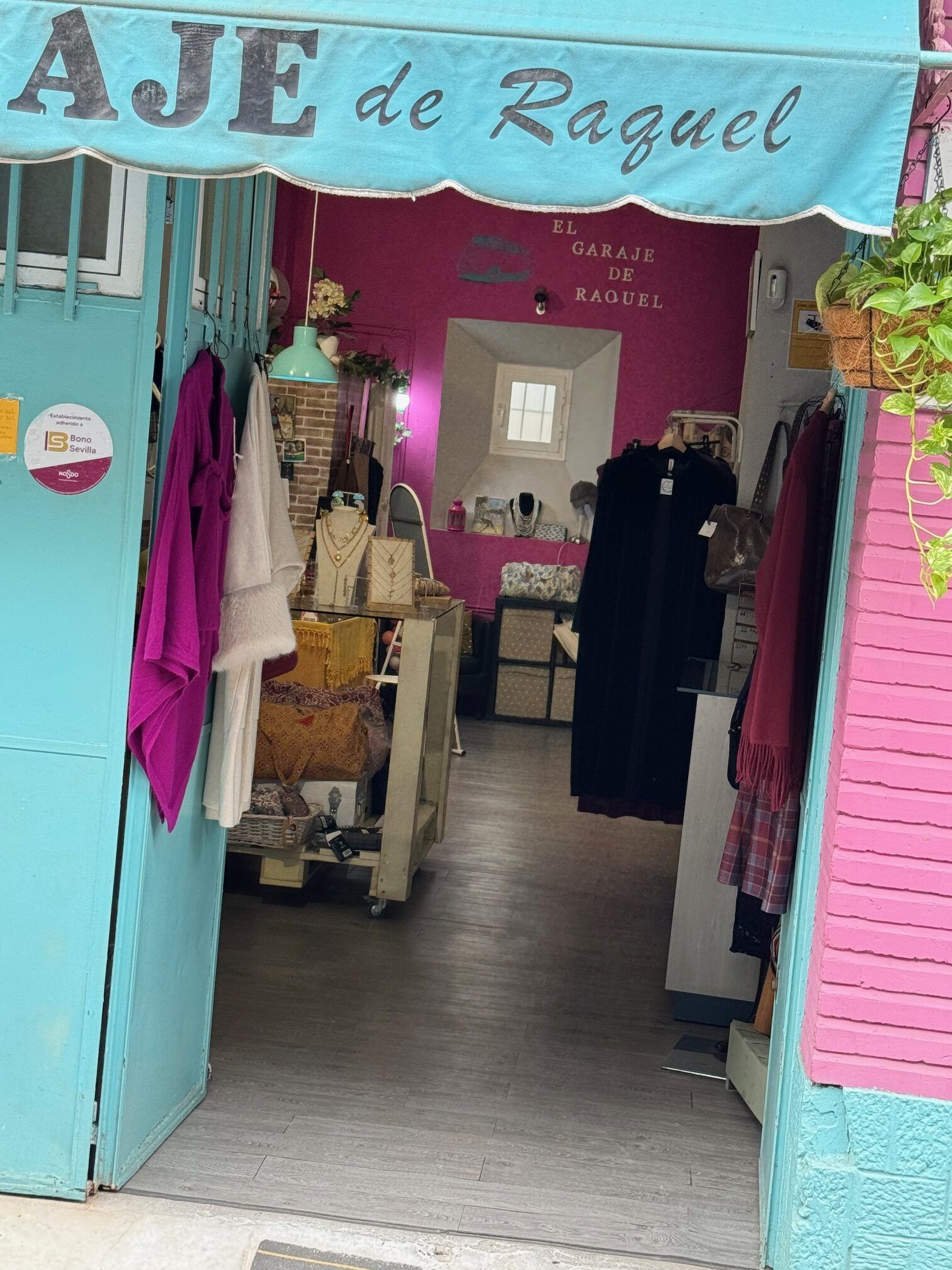 El Garaje de Raquel, donde no encontrarás coches y si con lo más must de la moda - Gastronomía y Moda