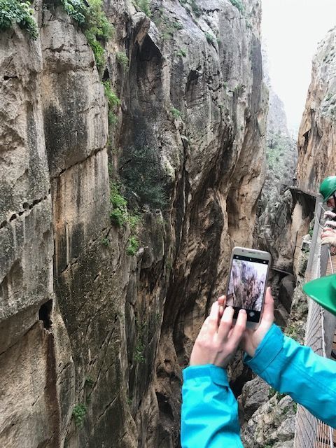 El Caminito del Rey se reabre con medidas de seguridad que garantizan la distancia entre los visitantes y la desinfección de los espacios - Gastronomía y Moda