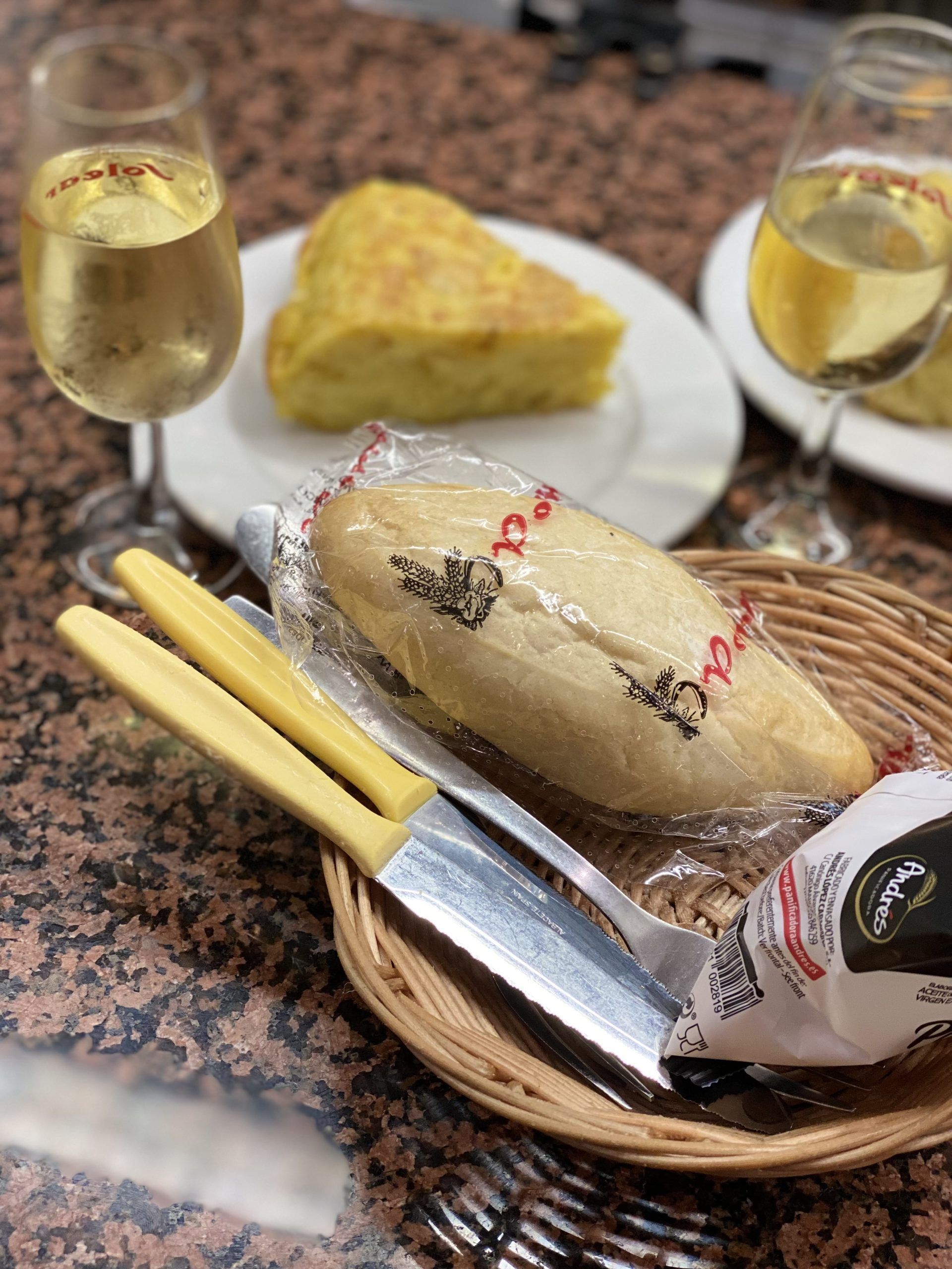 Santa Marta, el bar en Sevilla que tiene que estar presente en tu agenda gastronómica - Gastronomía y Moda