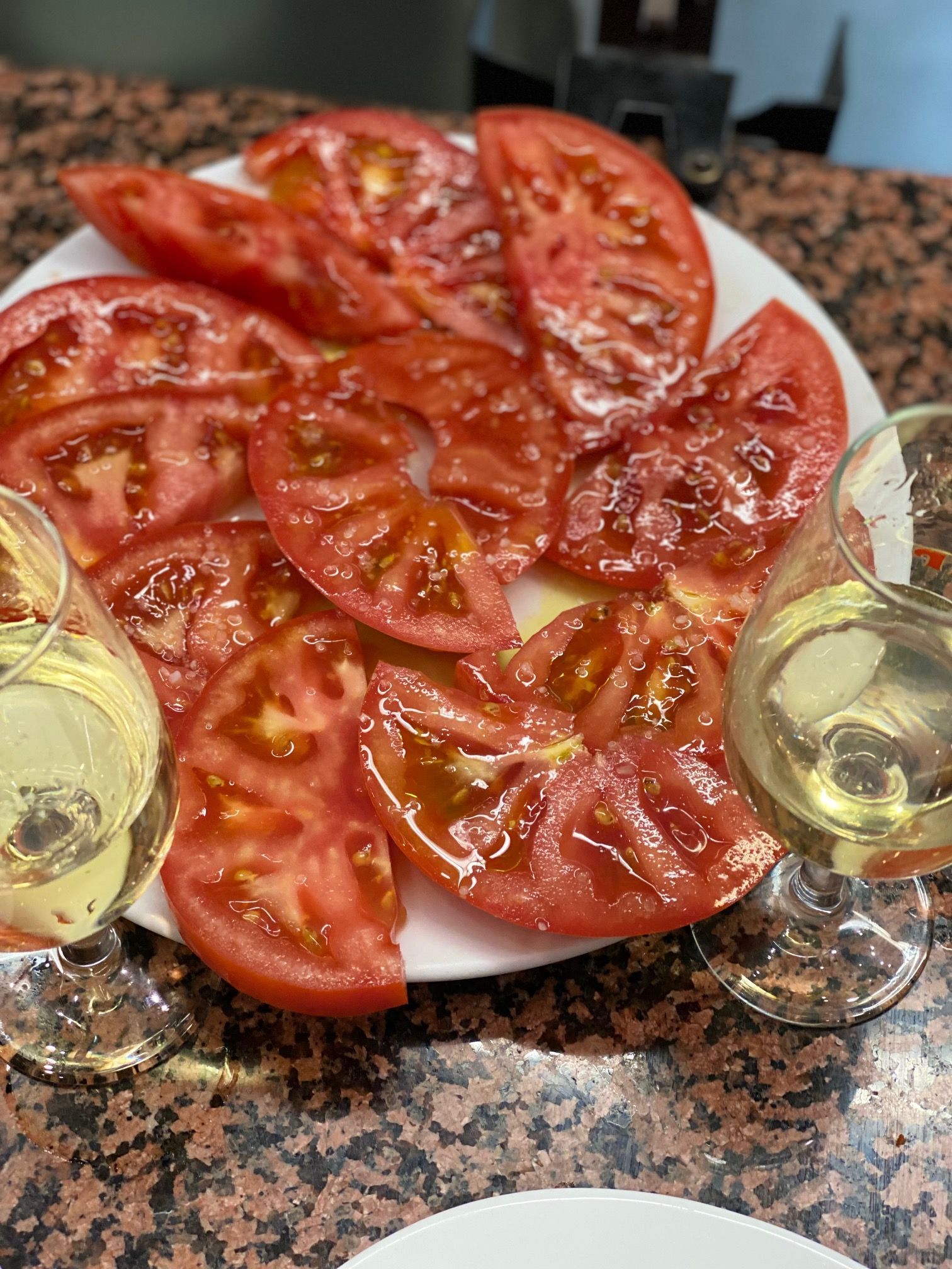 Santa Marta, el bar en Sevilla que tiene que estar presente en tu agenda gastronómica - Gastronomía y Moda