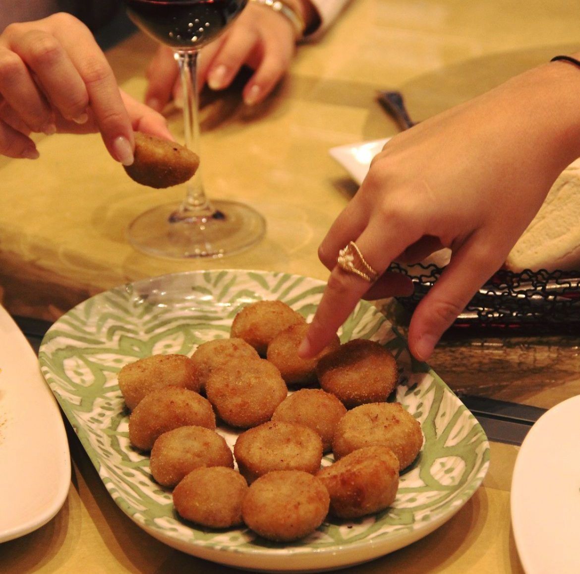 CroqueWeek 2026 llega a Restaurante Becerrita con siete sabores para celebrar la Semana de la Croqueta Lo mejor del restaurante Becerrita ya puedes degustarlo también los domingos por la noche - Gastronomía y Moda