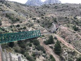 El Caminito del Rey se reabre con medidas de seguridad que garantizan la distancia entre los visitantes y la desinfección de los espacios - Gastronomía y Moda