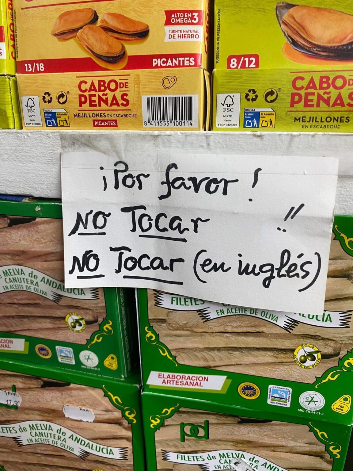 Casa Moreno en Sevilla, autenticidad y humor en una de las tiendas más castizas de la ciudad - Gastronomía y Moda