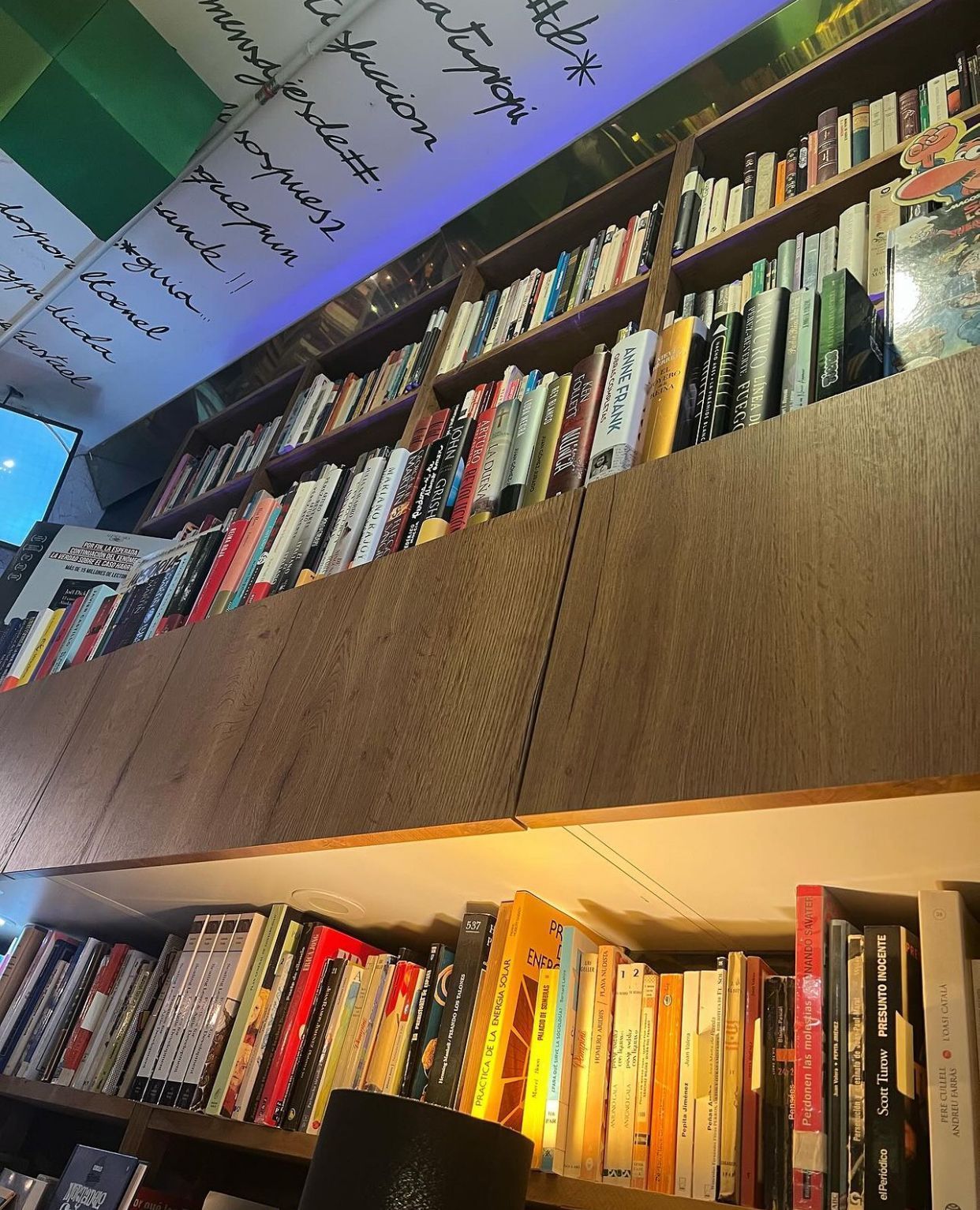 Livingbook, una de las cafeterías-librerías más bonitas de Sevilla - Gastronomía y Moda