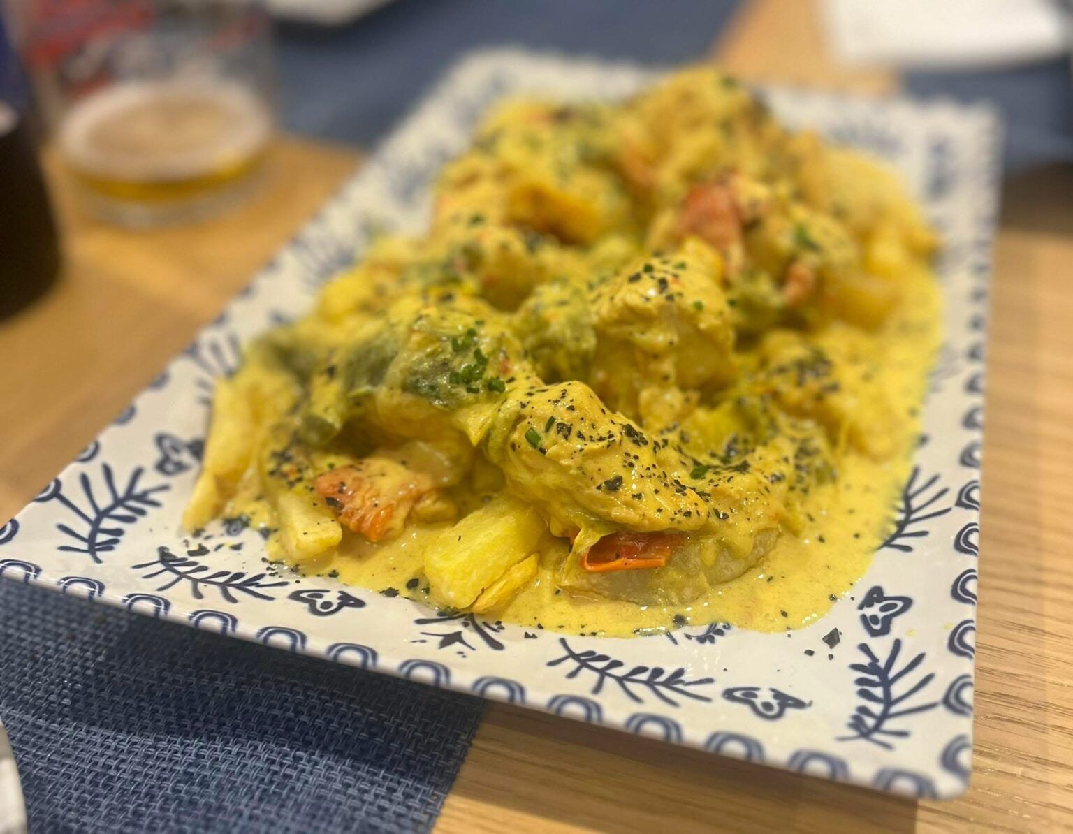 Trincarro, un espectacular pollo al curry para disfrutar en pleno barrio de Los Remedios - Gastronomía y Moda