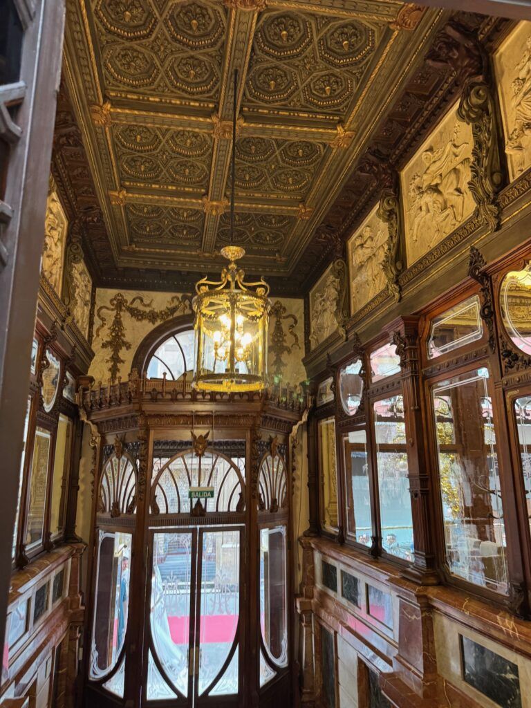 Real Casino de Murcia: una visita entre historia, gastronomía y ambiente navideño - Gastronomía y Moda
