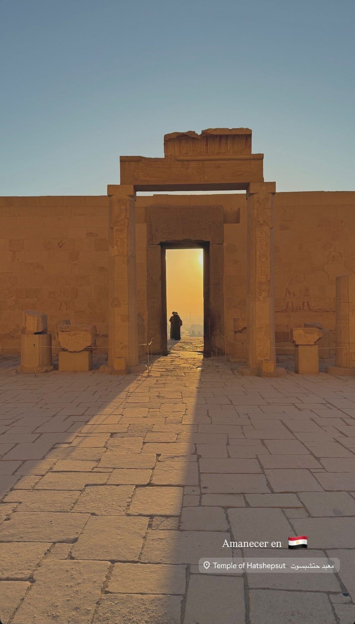 Amanecer en el templo de Hatshepsut, la magia de Egipto en silencio - Gastronomía y Moda