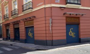 El alcalde de Sevilla, José Luis Sanz, visita el Gran Café España - Gastronomía y Moda