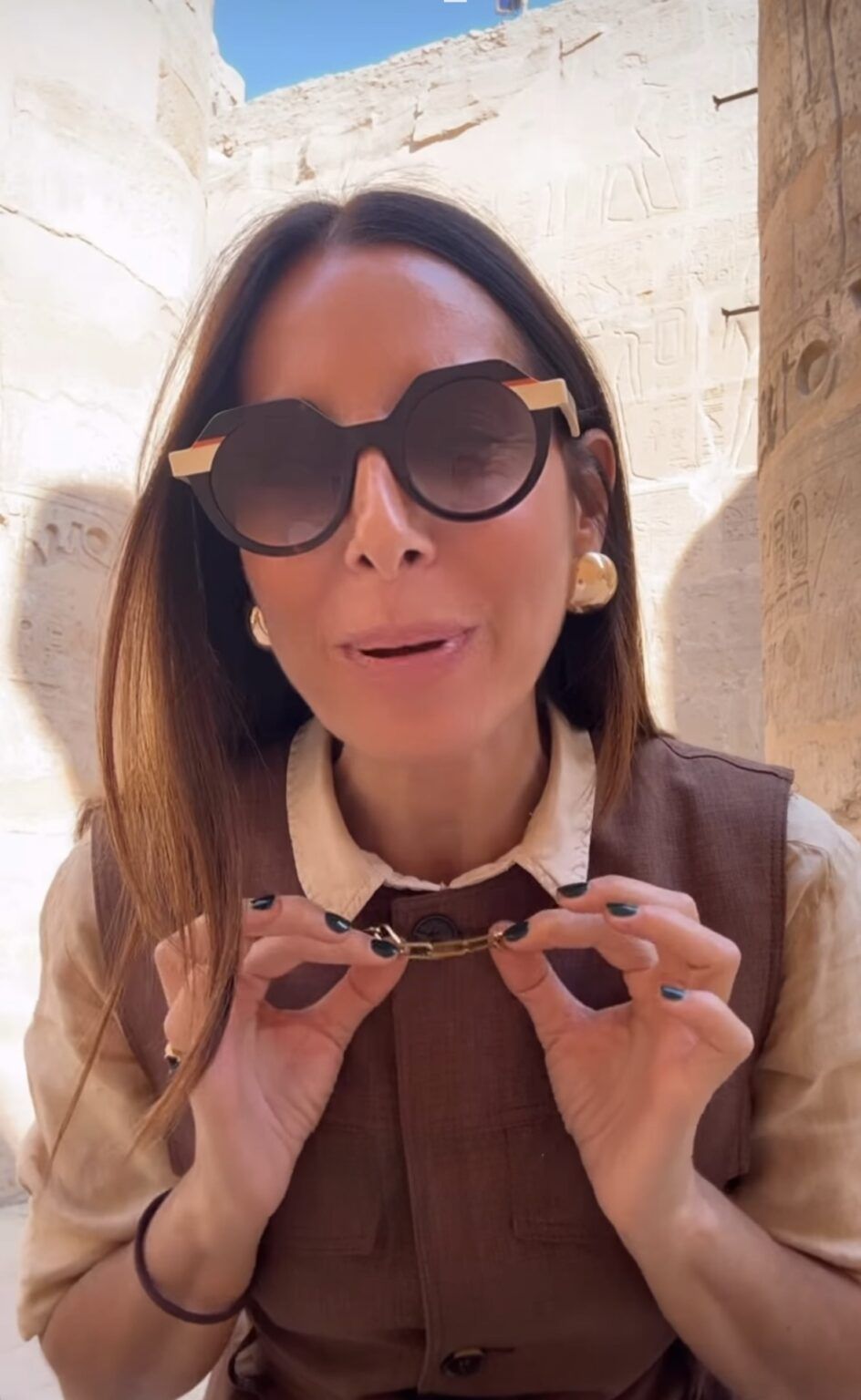 Un collar, un viaje y un lugar eterno: estilo personal en el Templo de Karnak - Gastronomía y Moda