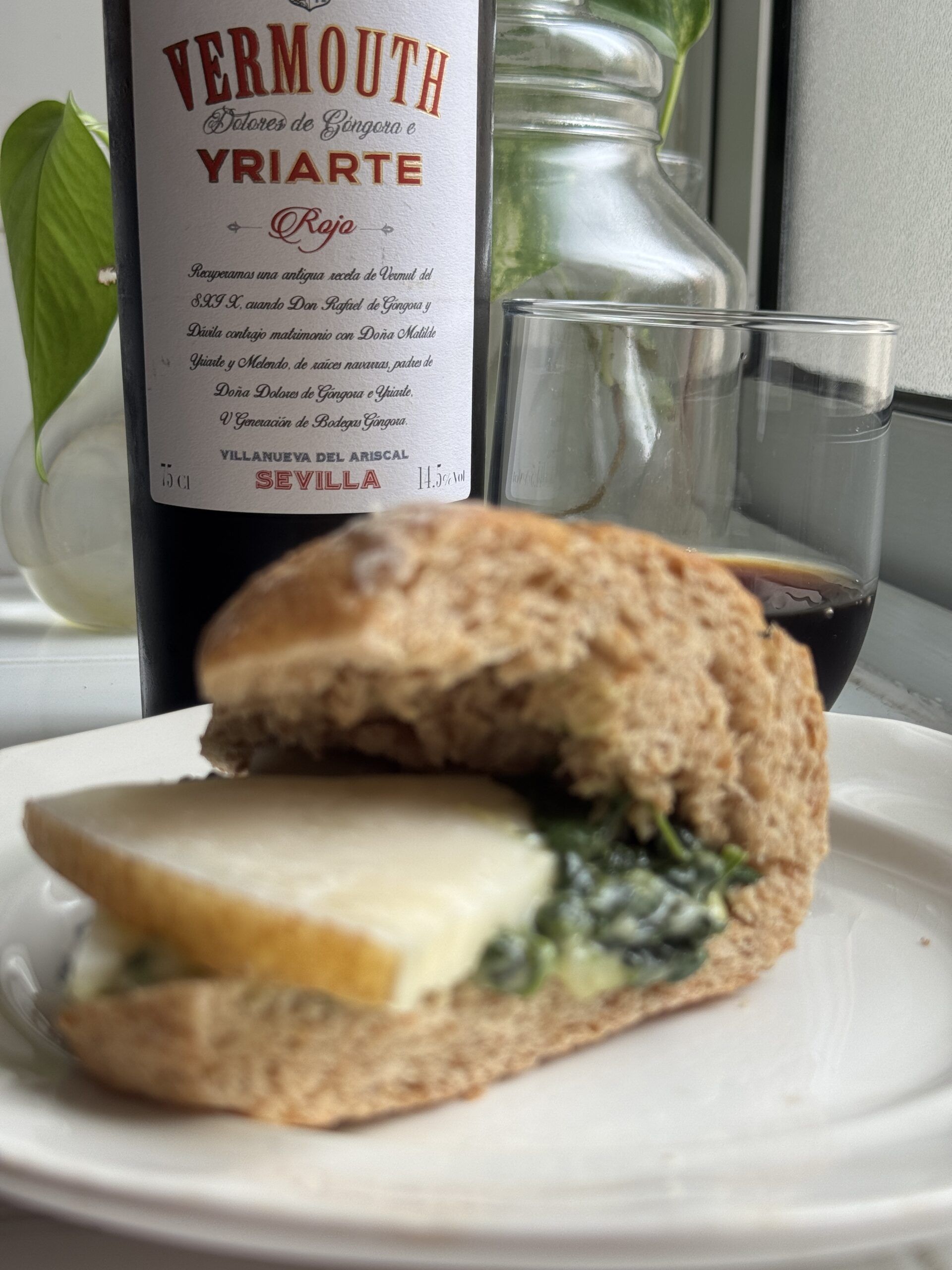 Vermouth Yriarte, dorado, tostado, y agradable de Bodegas Góngora - Gastronomía y Moda
