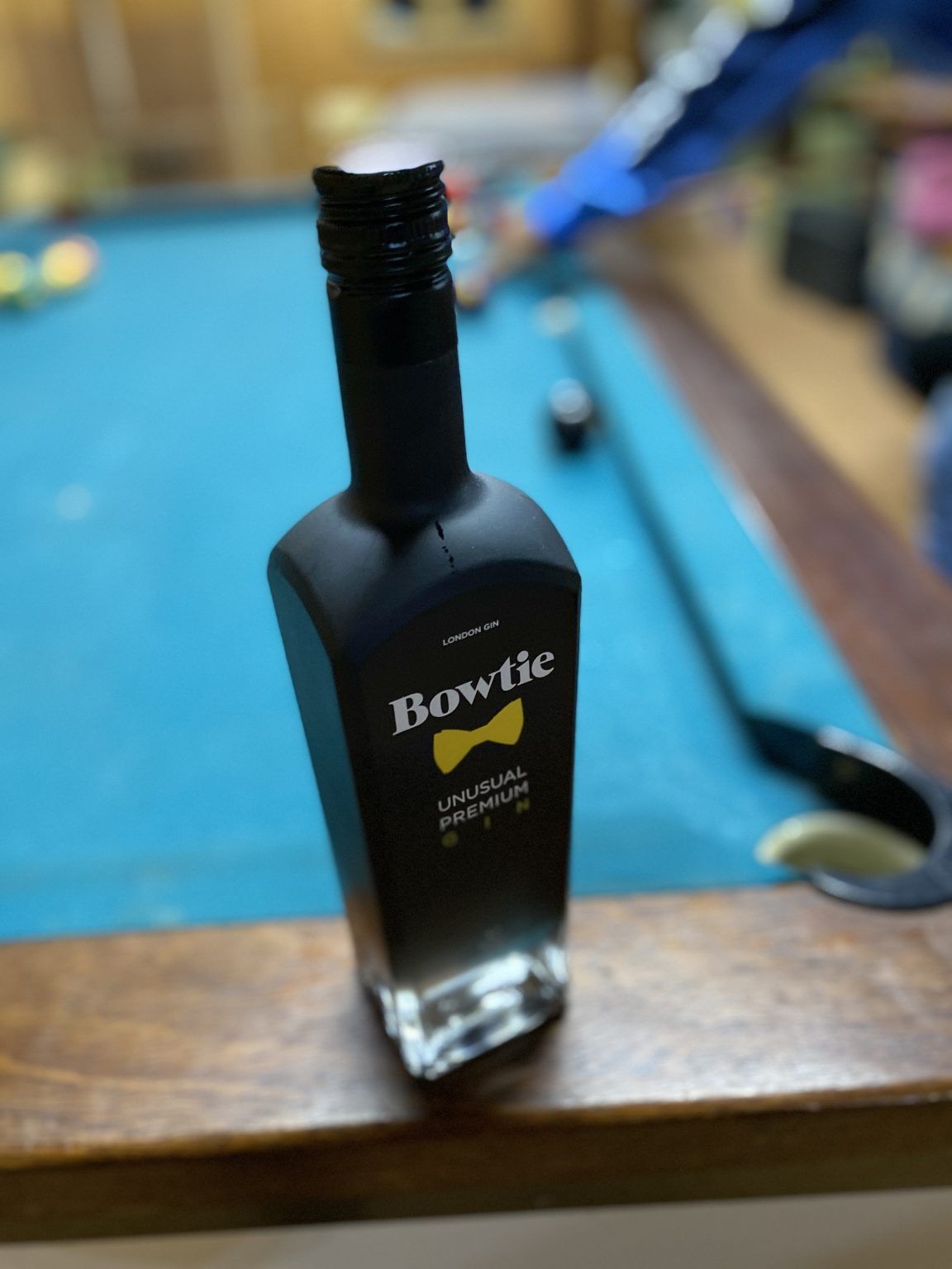Legendario revoluciona el mundo de las ginebras con la nueva botella de su premium Bowtie - Gastronomía y Moda