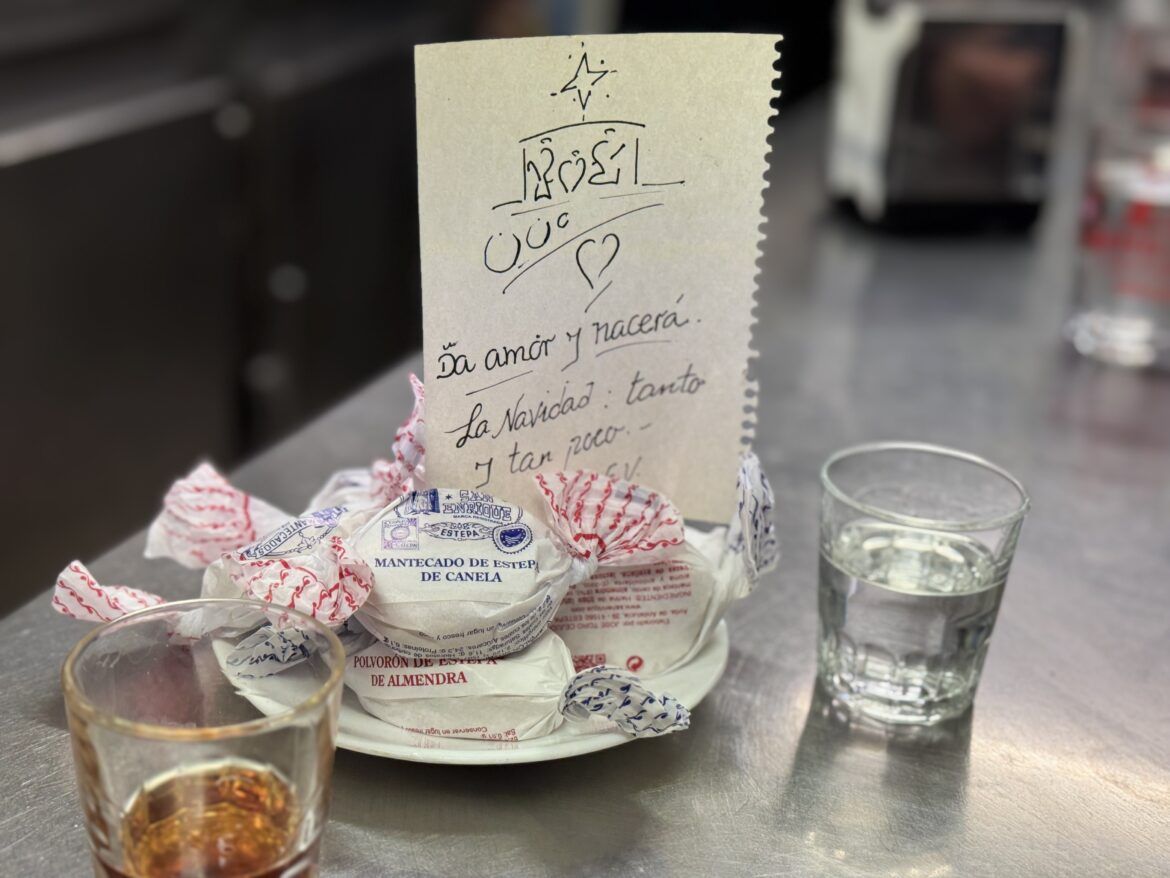 Da amor y nacerá, la felicitación de la Navidad en Casa Moreno - Gastronomía y Moda