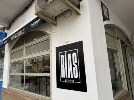 Rías Heliópolis, donde la cerveza siempre está fría, los vinos celebran el sabor del Sur y cada plato guarda una historia - Gastronomía y Moda