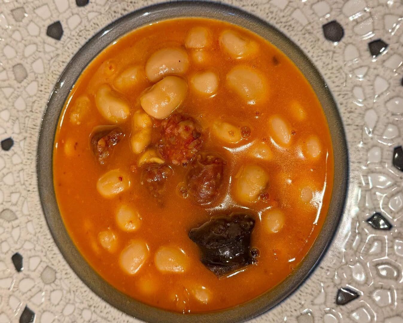 Carlos Herrera disfruta de la gastronomía de producto en El Rincón de Eu, una casa de comidas imprescindible en la provincia de Sevilla - Gastronomía y Moda.