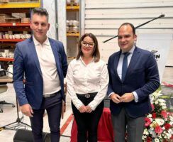 Rafael Belmonte apoya la tradición e innovación de la firma de cerámica Ivanros - Gastronomía y Moda