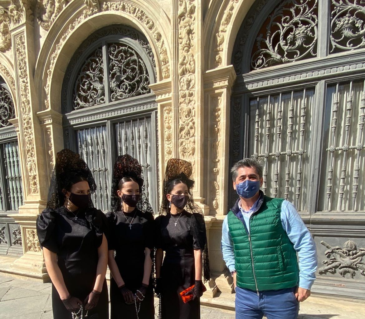 El Ayuntamiento de Sevilla y Doble Erre organizan un conjunto de eventos de promoción de la mantilla - Gastronomía y Moda