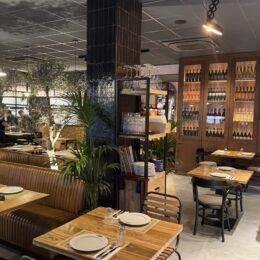 El italiano de Sevilla que sorprende con su pasta a la trufa, cannoli siciliani y una terraza perfecta para disfrutar sin prisas - Gastronomía y Moda