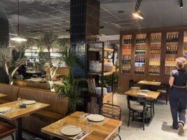 El italiano de Sevilla que sorprende con su pasta a la trufa, cannoli siciliani y una terraza perfecta para disfrutar sin prisas - Gastronomía y Moda