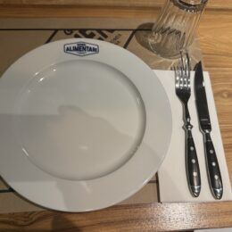 El italiano de Sevilla que sorprende con su pasta a la trufa, cannoli siciliani y una terraza perfecta para disfrutar sin prisas - Gastronomía y Moda