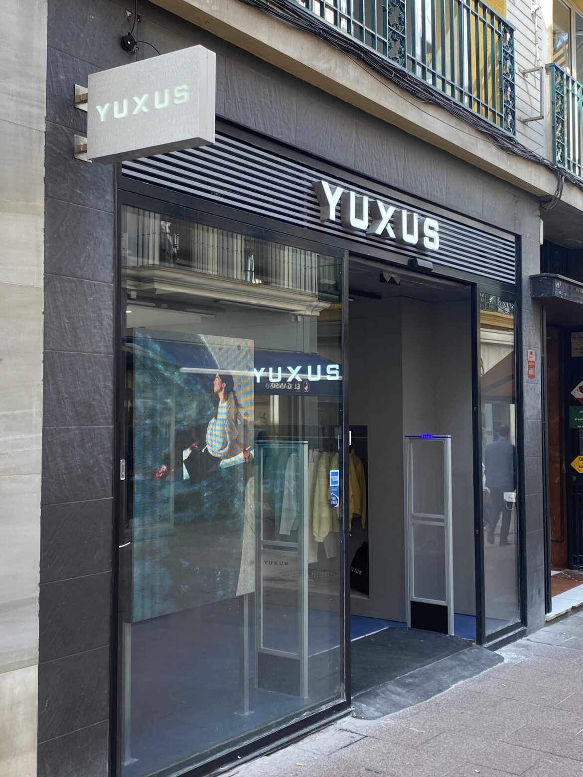 Yuxus aterriza en Sevilla con su tercera tienda propia en el corazón de la ciudad - Gastronomía y Moda