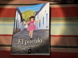 El Pueblo, el libro de Ana Morán que convierte la memoria colectiva en un relato íntimo y universal - Gastronomía y Moda