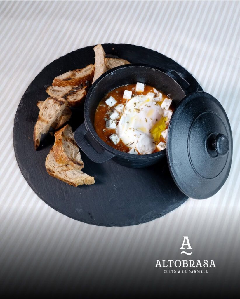 El Shakshuka de Altobrasa, el plato que reconforta el invierno en el Mercado de Triana El Shakshuka de Altobrasa, el plato que reconforta el invierno en el Mercado de Triana - Gastronomía y Moda