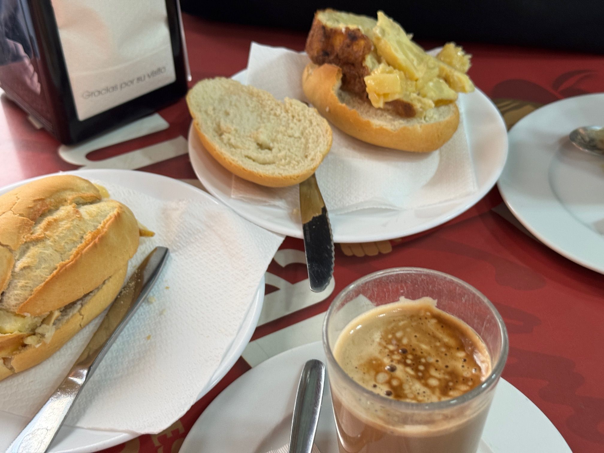 Café Bar Andaluz en Cádiz, donde mandan las tapas clásicas y de toda la vida - Gastronomía y Moda