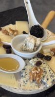 Gusto Chamberí, un animado templo del tapeo en Madrid - Gastronomía y Moda