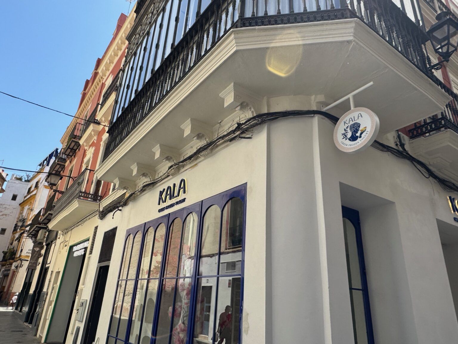 KALA Greek Frozen Yogurt abre su segunda tienda en Sevilla KALA Greek Frozen Yogurt abrirá su segunda tienda en Sevilla - Gastronomía y Moda