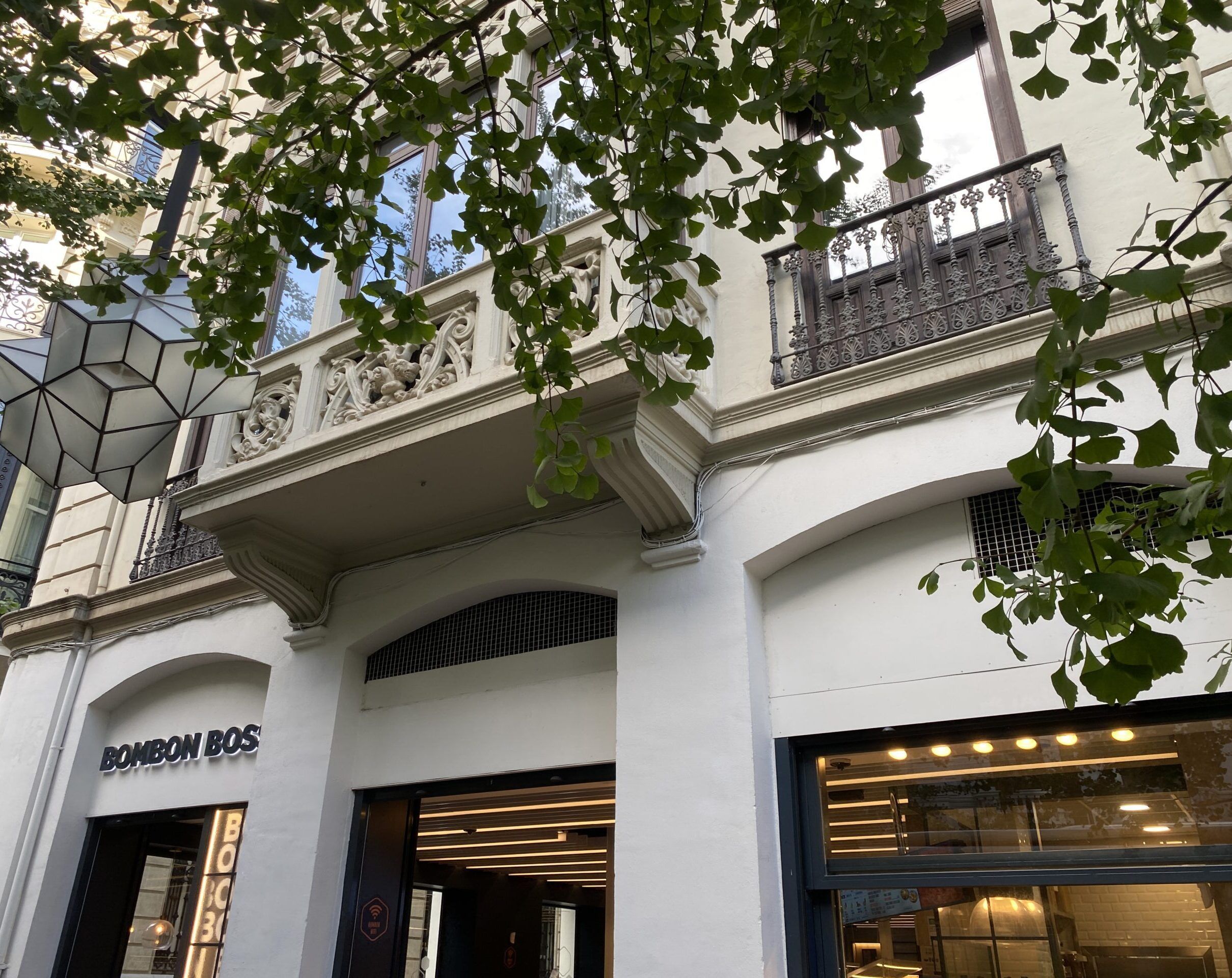 En Granada, disfruta de momentos gastronómicos únicos en Bombon Boss - Gastronomía y Moda