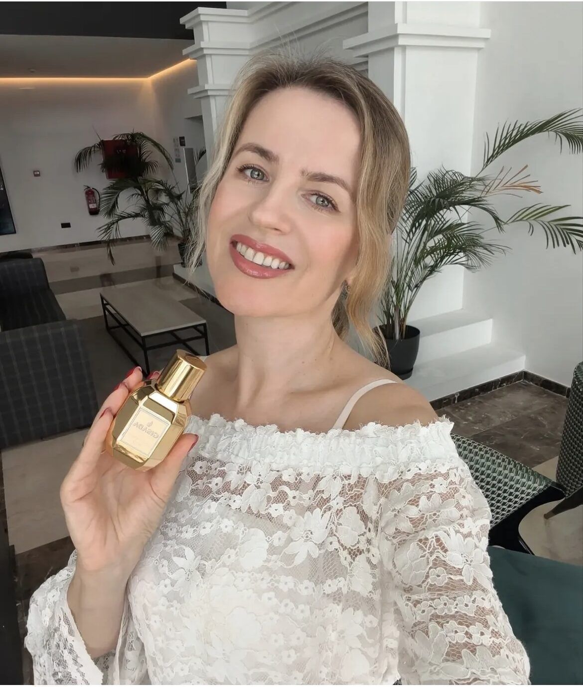 Agne Staugaite apuesta por Gisada Ambassadora, una fragancia que convierte el perfume en una declaración de estilo - Gastronomía y Moda