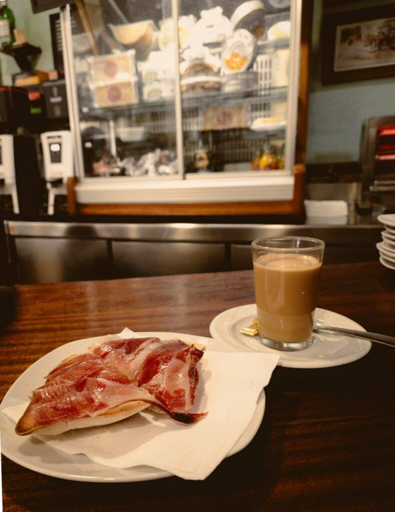 El desayuno del día en Sevilla: Bar ‘Candelaria’ by Rafael Arjona - Gastronomía y Moda
