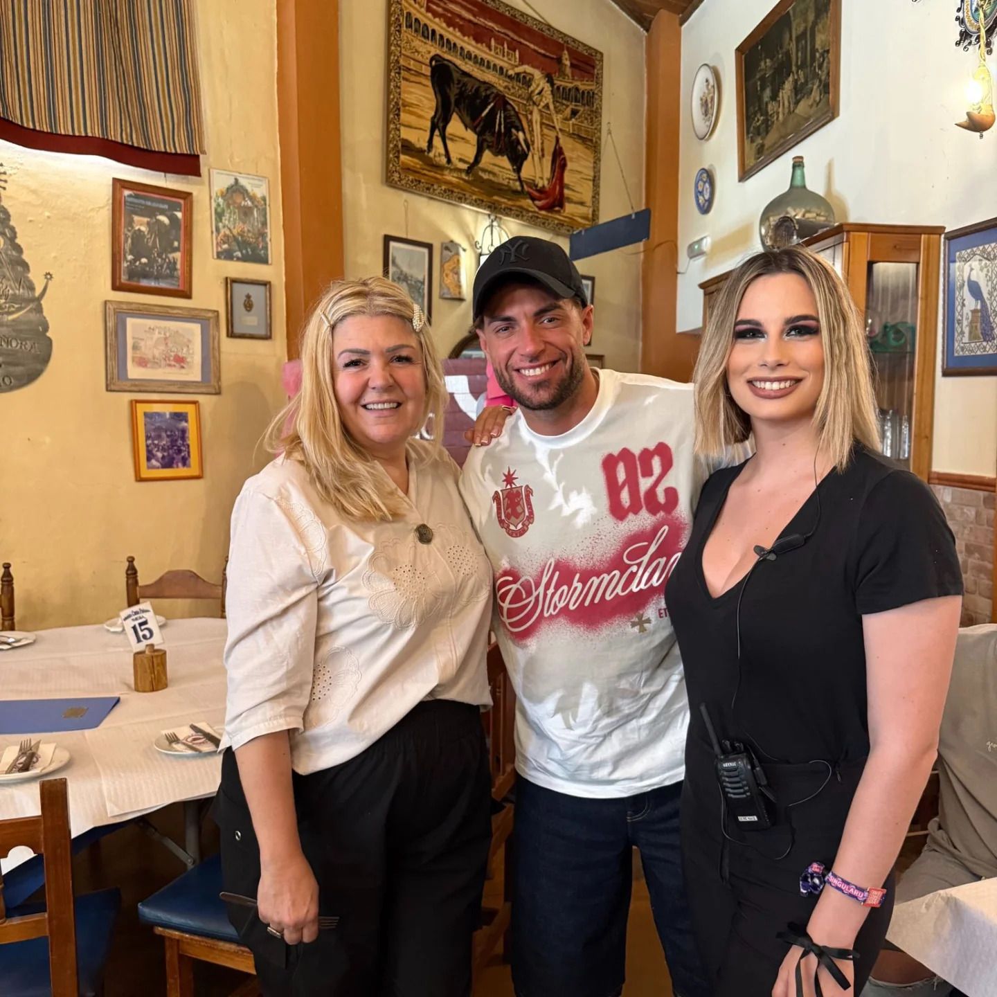 José Carlos Montoya descubre el sabor más auténtico de Sevilla en Mesón Casa Paloma - Gastronomía y Moda