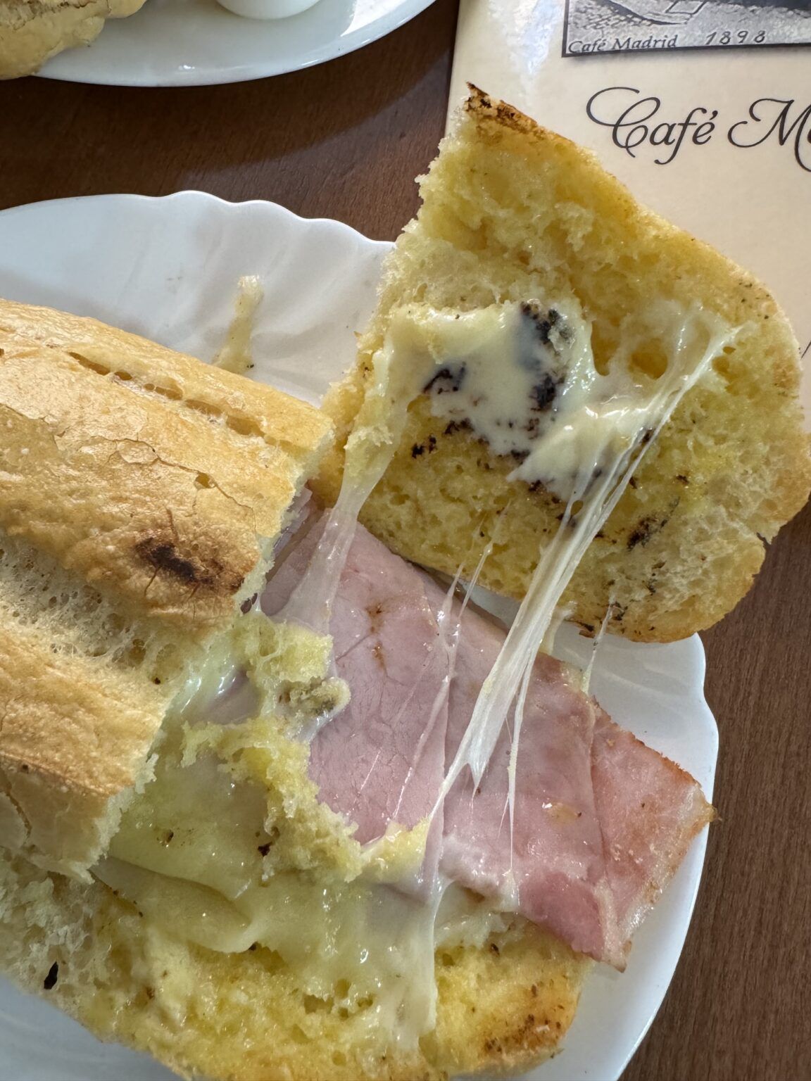 Café Madrid en Málaga, un desayuno de los de toda la vida en pleno corazón del centro histórico - Gastronomía y Moda
