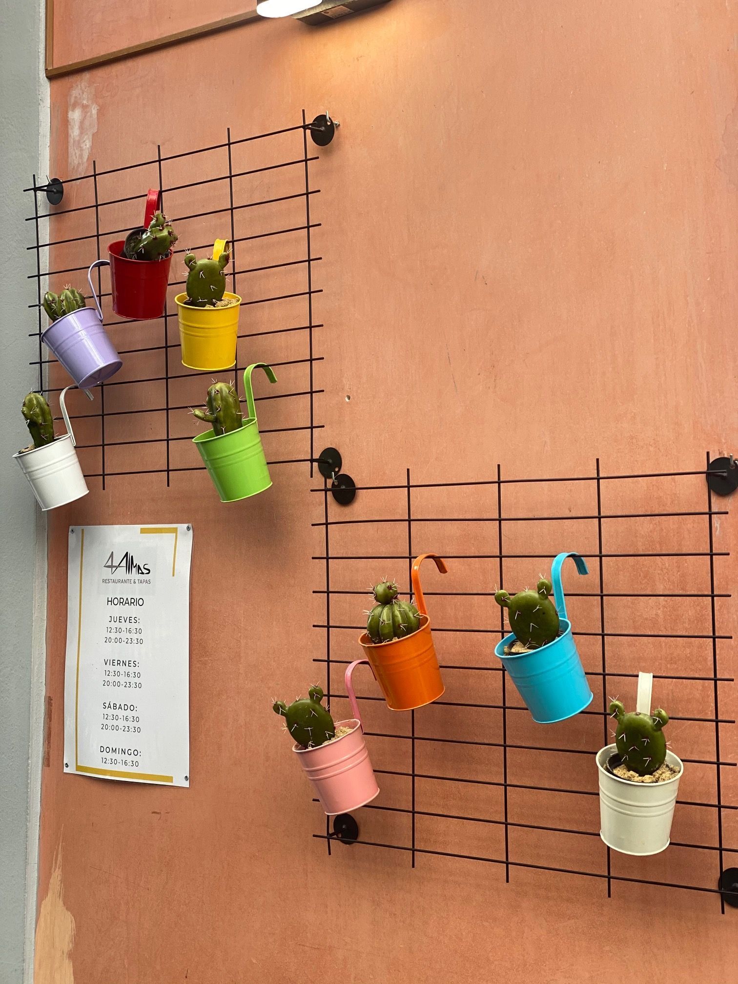 4 Almas, cocina 'canalla y descarada' en pleno centro de Sevilla - Gastronomía y Moda