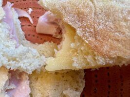 La Cueva de 1900 en Málaga: desayunos, tradición y un detalle muy práctico en pleno centro - Gastronomía y Moda