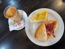 El desayuno del día en Sevilla: Casa Consuelo - Gastronomía y Moda