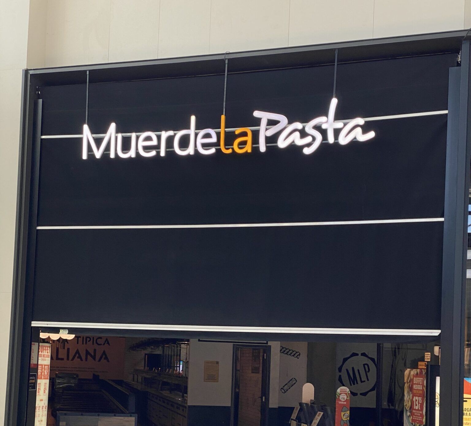 Muerde la Pasta necesita personal - Gastronomía y Moda