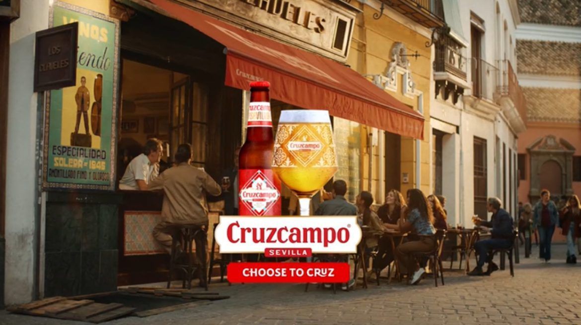 En el restaurante Los Claveles en Sevilla, 'choose to' Cruzcampo - Gastronomía y Moda