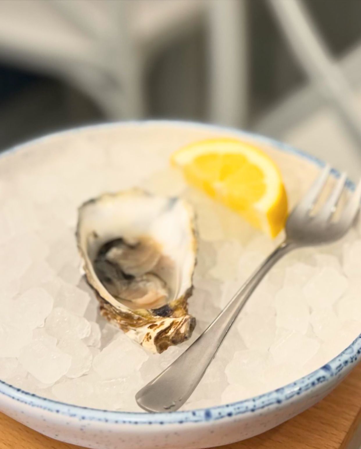Charnela, una coqueta tabernita gastronómica en Madrid que nos conquista con su pasión por el mejillón - Gastronomía y Moda