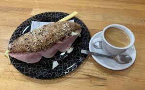 El desayuno del día en Sevilla: Cervecería Santas Tapas Pura Cepa - Gastronomía y Moda
