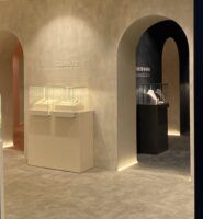 Tous elige a Sevilla para abrir la primera tienda en el mundo con los tres conceptos de la firma: TOUS, TOUS Atelier, la línea de alta joyería; y SUOT Studio - Gastronomía y Moda
