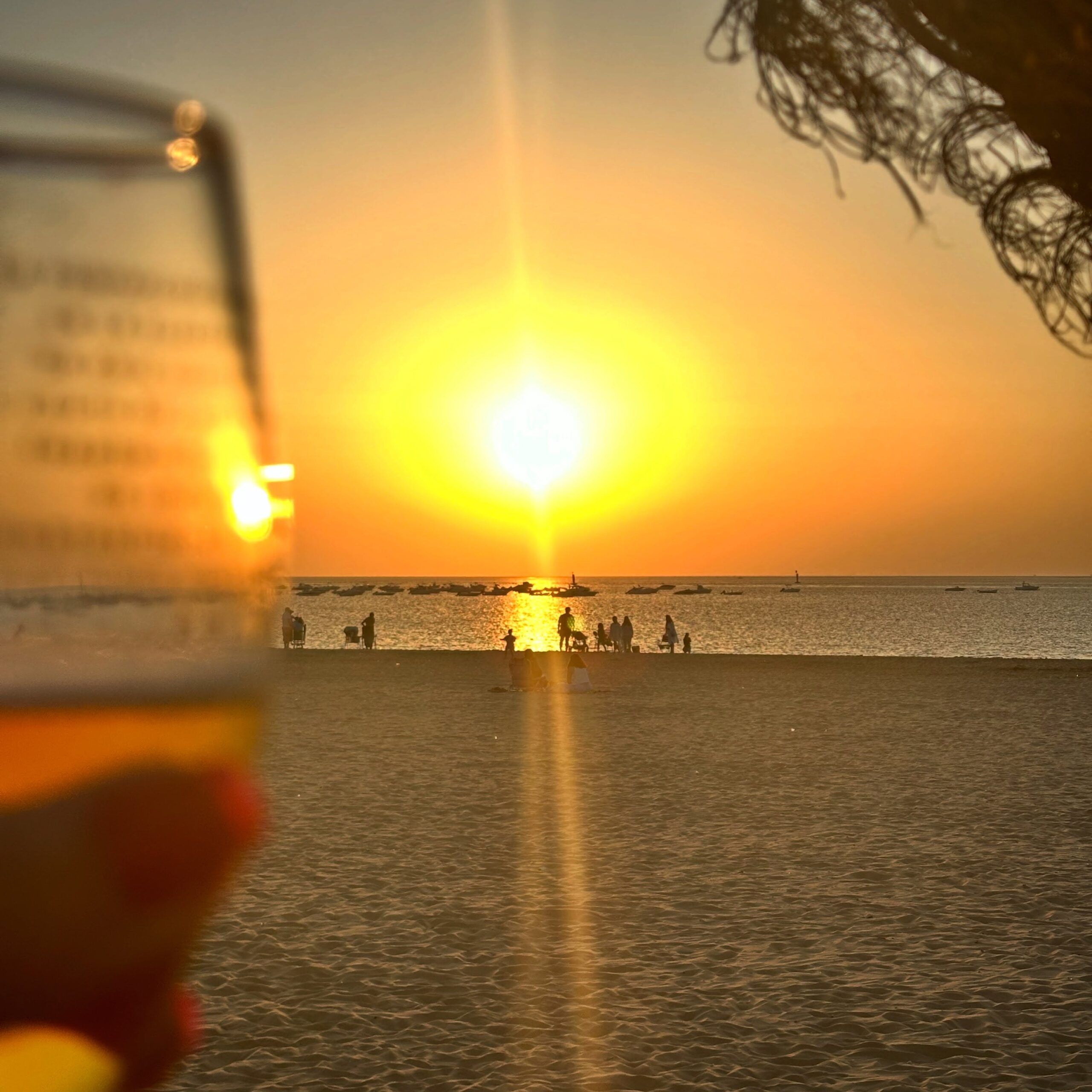 Sanlúcar de Barrameda también se disfruta en una copa: la manzanilla, el Guadalquivir y el sabor de una tierra única - Gastronomía y Moda