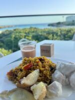 Desayunos, almuerzos y cenas con vistas privilegiadas al Mediterráneo en Fergus Style Carema Beach - Gastronomía y Moda