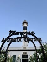 Brindar frente al Faro de Artrutx: una de las experiencias que no pueden faltar en Menorca - Gastronomía y Moda