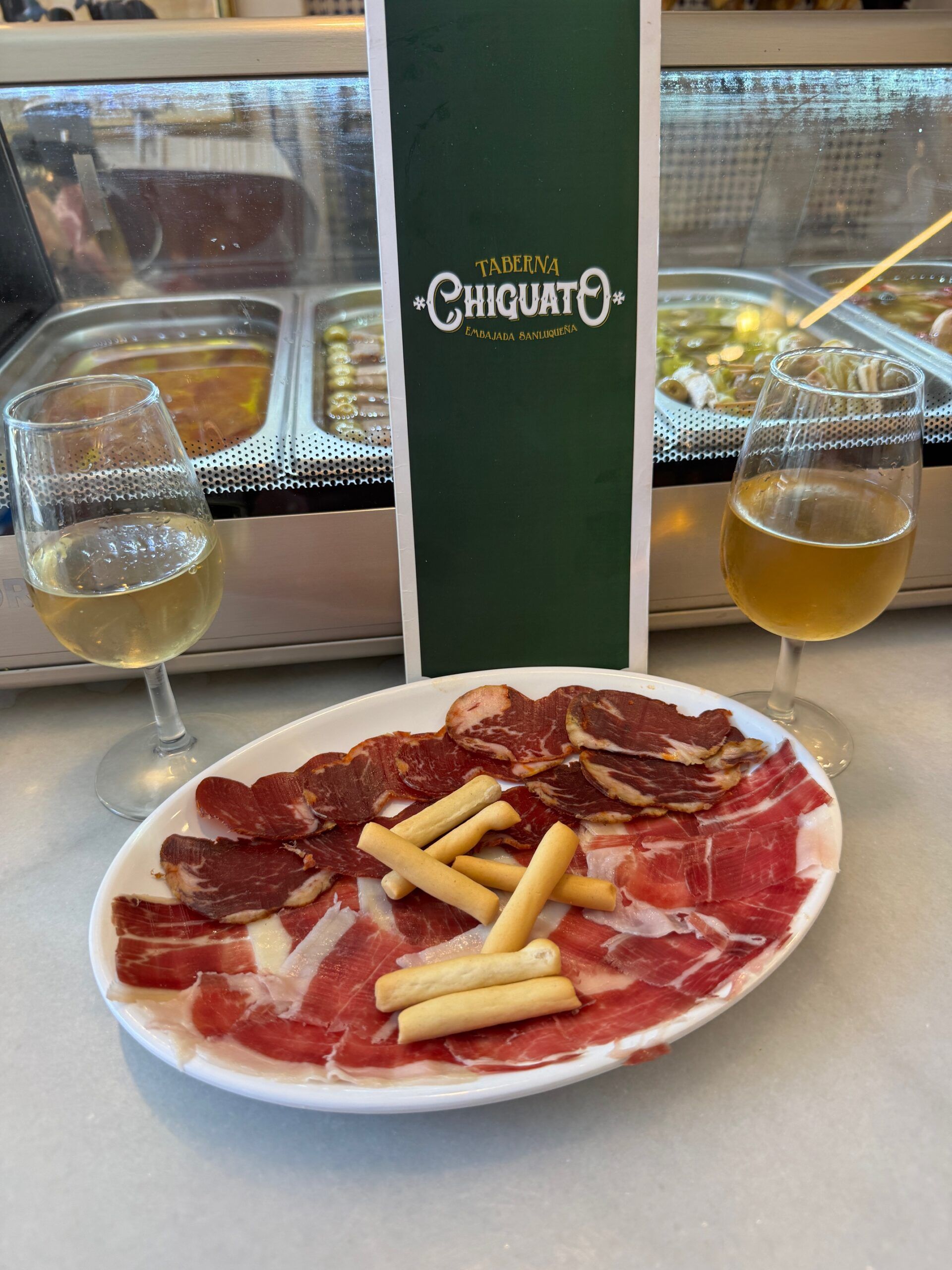 Taberna Chiguato, la embajada gastronómica de Sanlúcar de Barrameda en Triana - Gastronomía y Moda