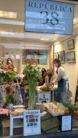 'Sevilla se sienta a la mesa' congrega a más de 400 personas en su primera edición - Gastronomía y Moda