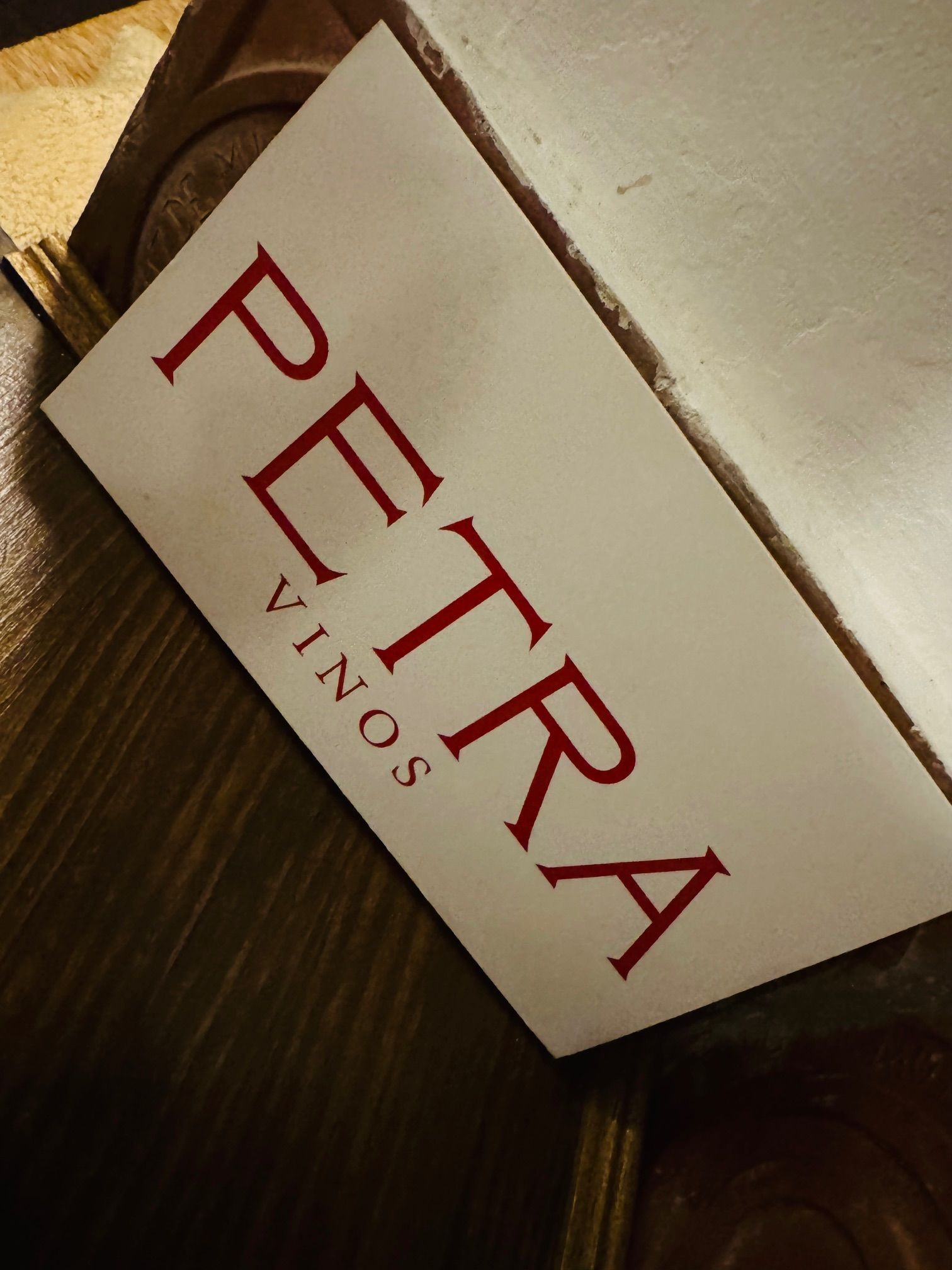 Petra, vinos, vermús y chacinas en una taberna con alma granadina - Gastronomía y Moda
