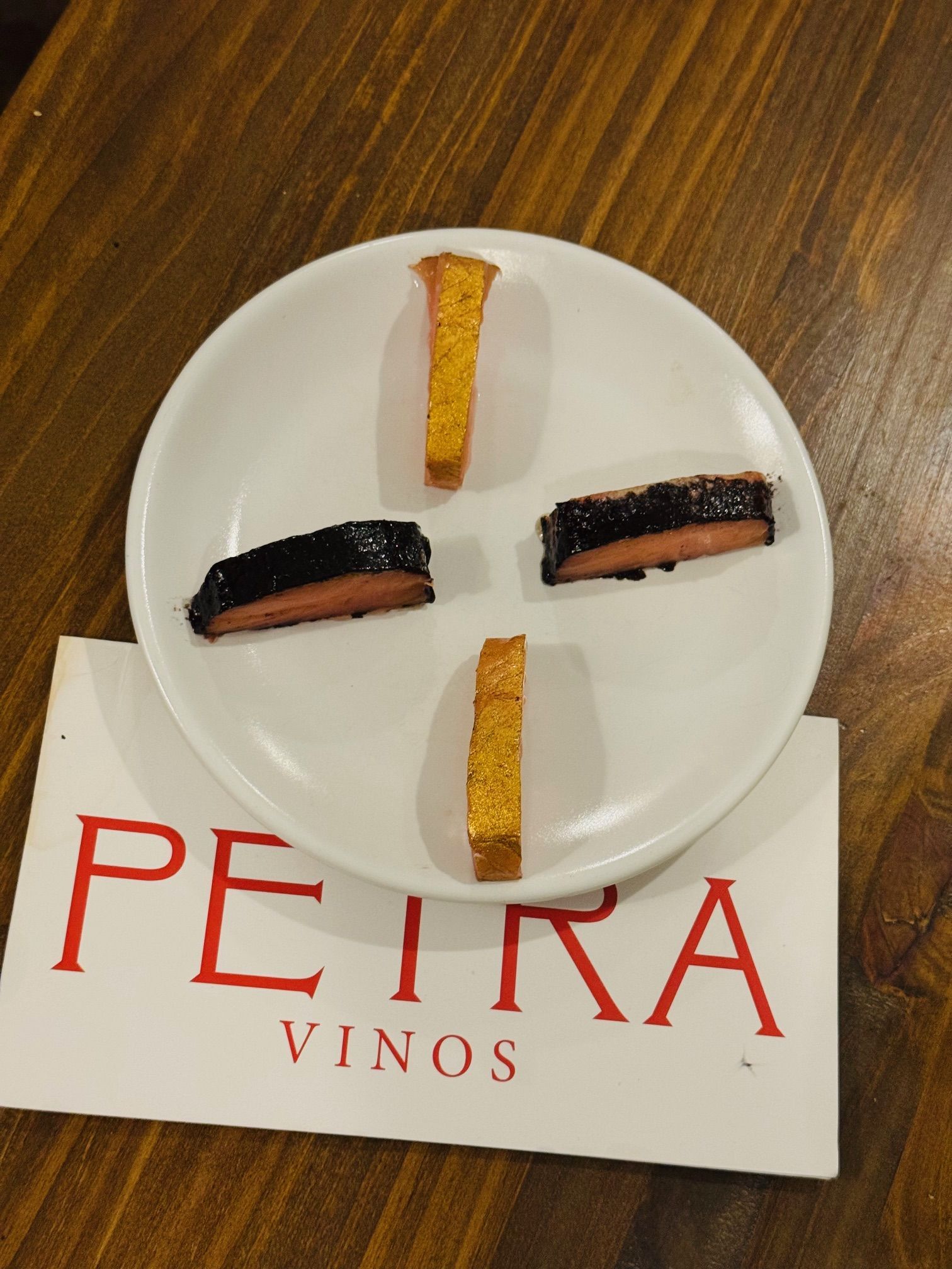 Petra, vinos, vermús y chacinas en una taberna con alma granadina