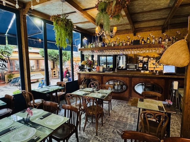 Pimiento Rosa, cocina con identidad en el corazón de Granada - Gastronomía y Moda